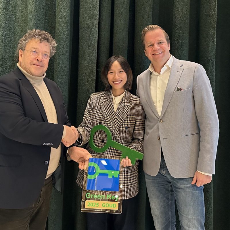 SqqxPCyiOBc7FF1AbEzFJH6esTr31HALvJIPYR7n